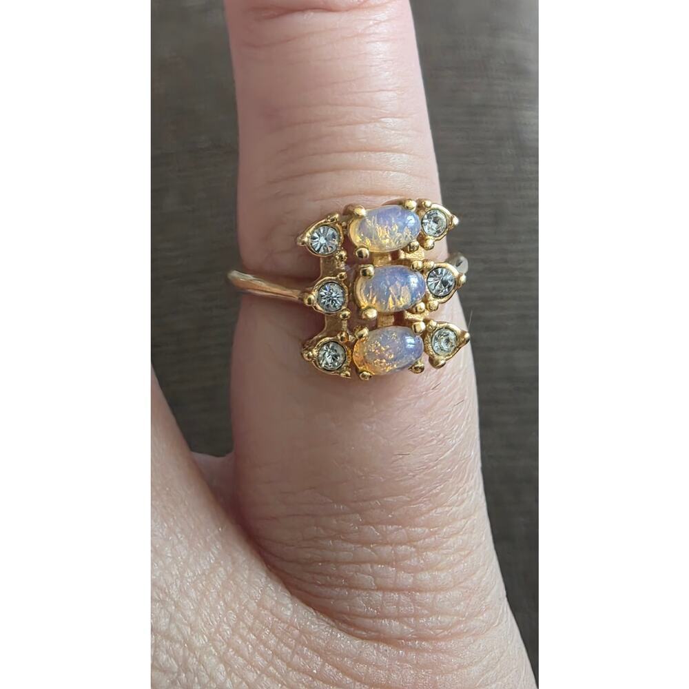 Opalite Statement Cluster Ring Avon Vintage Size 5.5 Clear Accent - Picture 2 of 9